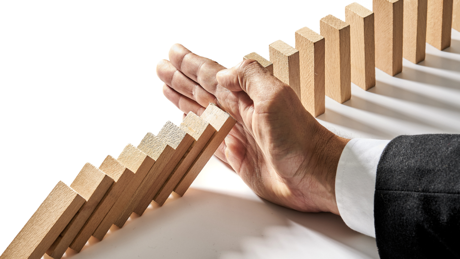 УПРАВЛЕНИЕ НА КОНФЛИКТИ